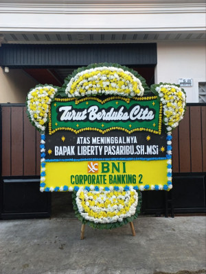 Papan Bunga Duka di Labuhan Badas