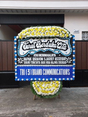 Papan Bunga Duka di Labuhan Badas